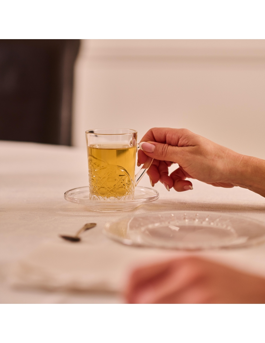 Tea tumbler with saucer 2