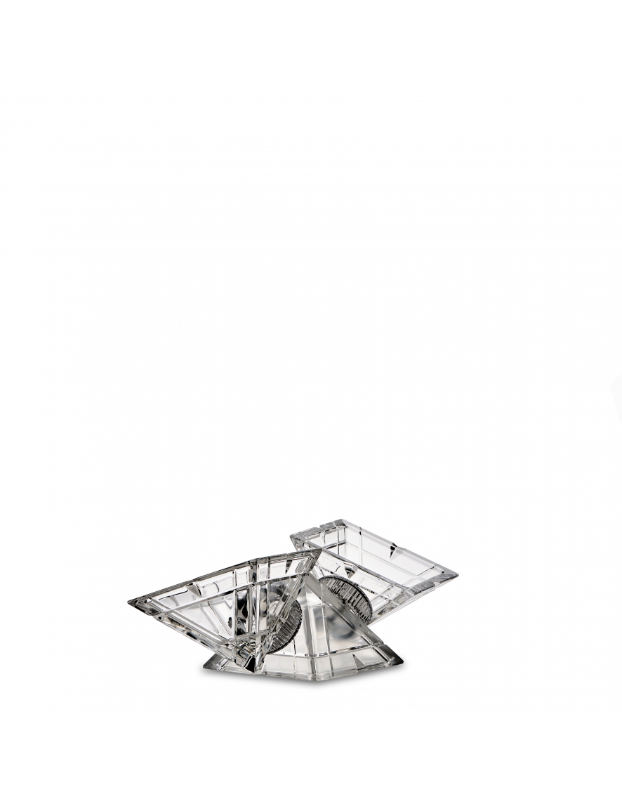 Pyramidion centerpiece 2