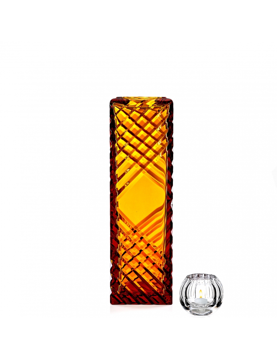 IO vase 2