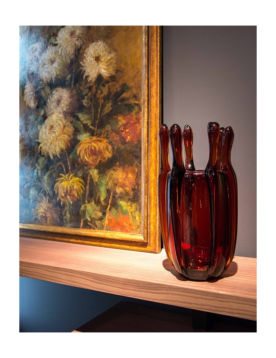 Discover the vases of Mario Cioni, elegant and classy furnishing complements